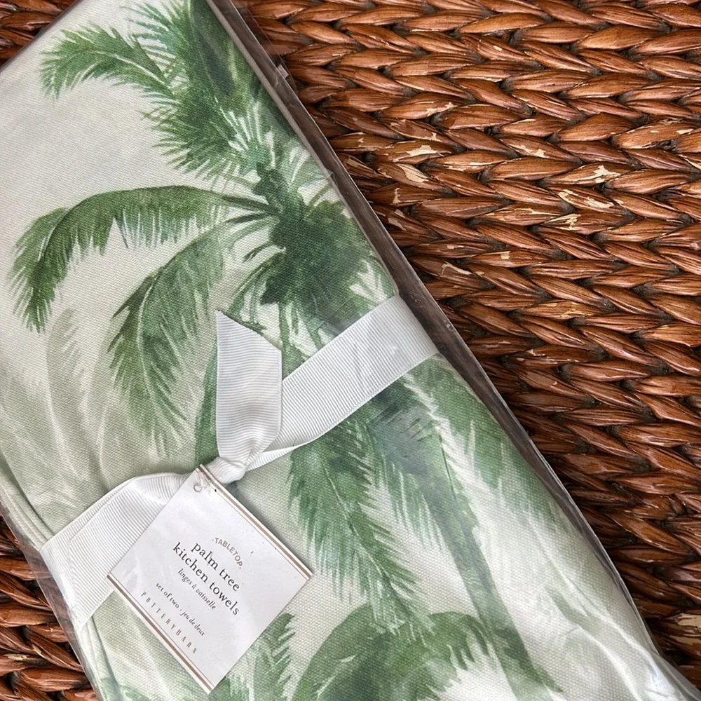 Pottery Barn vintage palm tree kitchen towels set/2